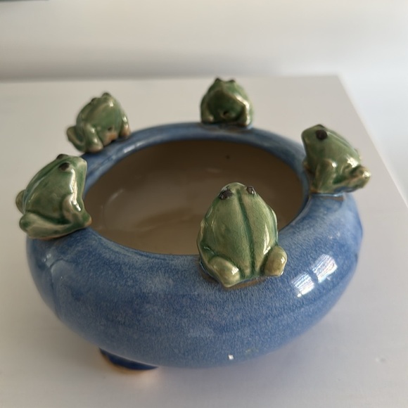 Majolica Style Blue Ceramic Frog Bowl Planter - Picture 3 of 6